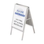 Alu-line gatebukk er en lett og solid gatebukk i aluminium til billig pris. Plakatstørrelse 50x70cm, 100x70cm