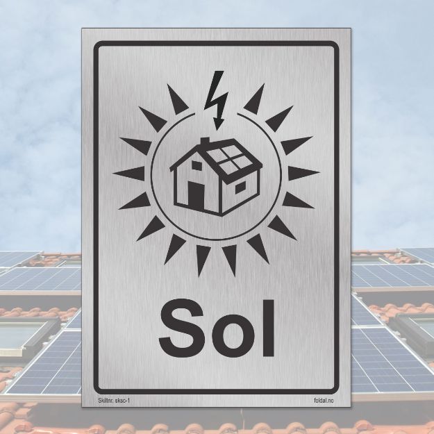 Sikkerhetsskilt som viser at huset/bygningen har solcelleanlegg. Velg skilt som skrus på vegg eller klistremerke som limes på sikringskap/strømtavle og elektriske installasjoner knyttet til solcellepaneler.