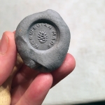 Stempel for preging i keramikk, leire og såpe