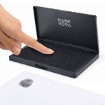 Stempelpute for fingeravtrykk. Trodat 9096 Fingerprint pad, spesielt utviklet for å overføre detaljerte fingeravtrykk til papir. Hudvennlig for finger og tommel.